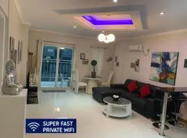 KandiTower, Private Wi-Fi 300MB Netflix 1 Bedroom- Free Housekeeping