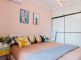 Long term rental promotion- Get out of Wanda- Bianxi Lake- Yinji Water World in 15 minutes- Kaifeng Museum in 5 minutes- Kaifeng Civic Square in 3 bedrooms, hotel a Kaifeng