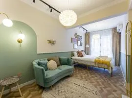 Enshi Railway Station - Daughter City - Enshi Cultural Square - Tusi City - Hubei University for Nationalities - Xujiaping Airport - 3-bedroom