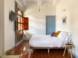 AMPARO · Spacious Home with Double Parking