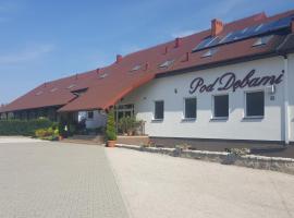 Dom Pod Dębami: Wola Kopcowa şehrinde bir otoparklı otel