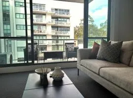 THE WATERFRONT APARTMENTS Family Executive Apartment with Courtyard Views located on the Geelong Waterfront - 2405