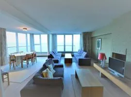Apartment near Sailing Club with Sea Views