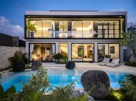 NEW 6BR Luxury Estate I Butler I Jacuzzi I Breakfast I in the central Pererenan Canggu