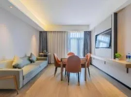 Borrman Hotel Chongqing Auto Expo Sanya Bay Light Rail Station