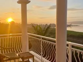 The Jewel and the Lake