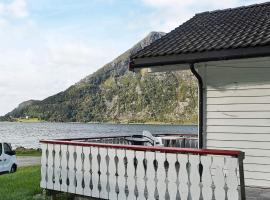 7 person holiday home in Selje-By Traum, hotel a Selje
