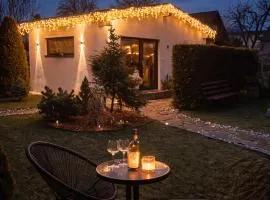 Útulný záhradný domček pre 2 osoby pri SLOVENSKOM RAJI