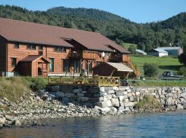 15 person holiday home in EIDSVÅG-By Traum, khách sạn ở Eidsvåg