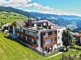 Hotel Kristall, Hotel in Meransen