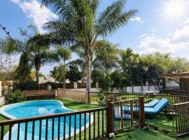 Aloha House, Hotel in Gan Shemuʼel