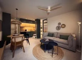 Central Luxury Sea View Apartment