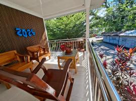 Jenalfe Guest House, hotel em Camiguin