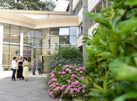 Hôtel Valpré, hôtel à Écully