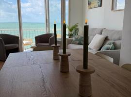 Évasion face à la mer Superbe appartement avec vue panoramique à Fécamp, hotelli kohteessa Fécamp