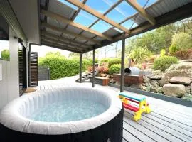 Scenic Risdon Retreat Near Hobart CBD & Deck Views Family Friendly Stay