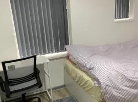 Private Room near Bradford Uni City Centre Self Check-in