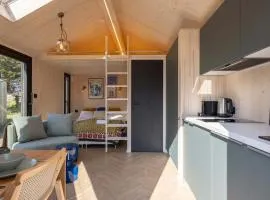 Tiny house with wooden deck in Oud Ade - Tuin van Keet - 30