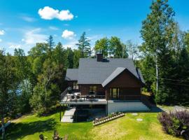 Spa & Lake Mailloux Waterfront - Le Rassembleur, hotel a Saint-Philémon