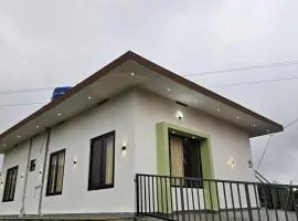 Moms homestay 3 Bedrooms