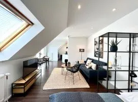 SpaceStays Apartment For 2 WIFI Parking City Messe