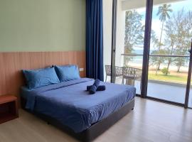 Sematan Roxy Beach Apartment, khách sạn ở Sematan