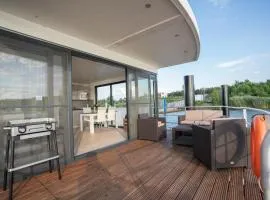 Floatinghouse Hideaway LP25