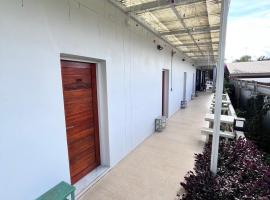 บ้านกานดา, hotel di Seka