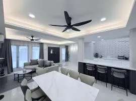 Marble Manor - Elegant Landed house