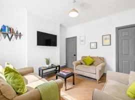3-bedroom townhouse Short Term Rental & Flexible Renting Lincoln With Free WiFi & Free parking