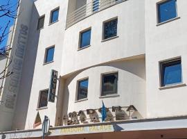 Hotel Amadora Palace، فندق في أمادورا