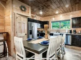Modern Cabin Retreat with Hot Tub & Game Loft in Pigeon Force, Tennessee
