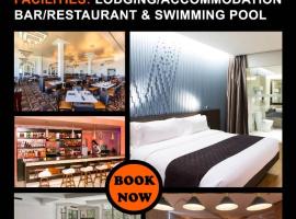 Egg Lodge Hotel, hotel di Tema