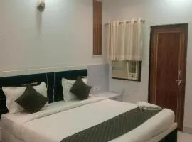 Hotel Devi inn