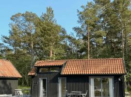 Bright House With Sunset Over Ekeviken On Fårö, khách sạn ở Fårö
