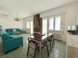 B002 - Bellaria, ampio appartamento a 200m dal mare