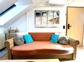 Privat Zimmer in Apartment in Egelsbach, Klimaanlage, Self Check In über Türschlüsselcode, Sauna optional