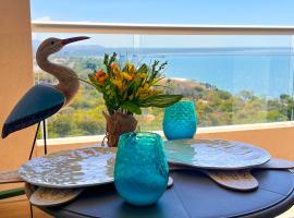 Apartamento Frente al mar Santa Marta con balcón piscina y WiFi, khách sạn ở Santa Marta