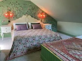 Historic Apartment near the Castle, 5 min from train station