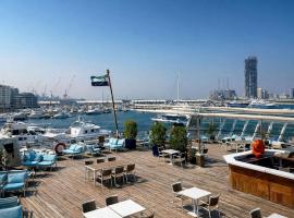 Queen Elizabeth 2 Hotel, hotel a Dubai