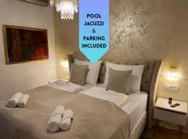 La Luna Room with Pool & Jacuzzi, Bikes and Secured Parking