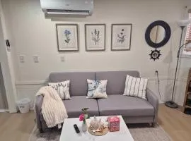 Large 3 bed house on creek by the bay and park
