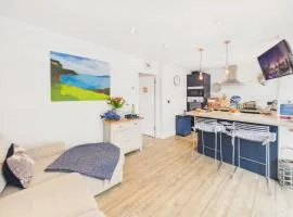 Mussels Apartment in Helford Passage with Heated Pool