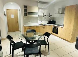 Modern 2BR Apartment in Msida near Skate Park, hotell i Msida