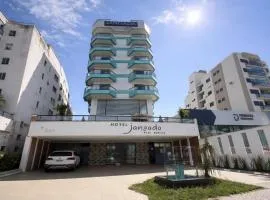 Apartamento no Centro 150 metros da praia com piscina e estacionamento incluso