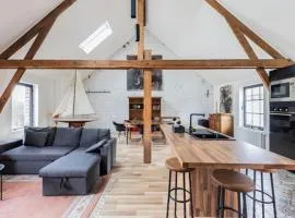 Large bright apartment