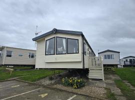 Seaside Caravan Home โรงแรมในReighton