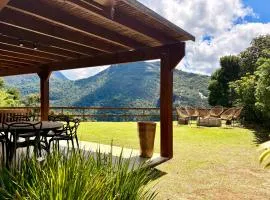 Casa 04 Monte Boa Vista - Conforto com Piscina Privativa, Sauna e Lareira