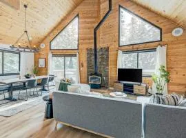 Cozy-Chic Mountain Getaway in the Heart of Truckee