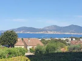 Beautiful 40 M2 With Pool Near The Beach!